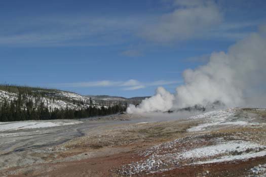 USA WY YellowstoneNP 2004NOV01 OldFaithful 033
